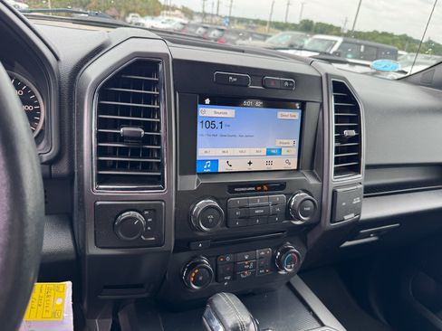 Used 2018 Ford F150 XLT w/ Equipment Group 302A Luxury AWD/4WD image 13