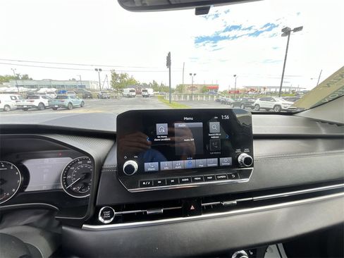 Used 2022 Mitsubishi Outlander SE image 16