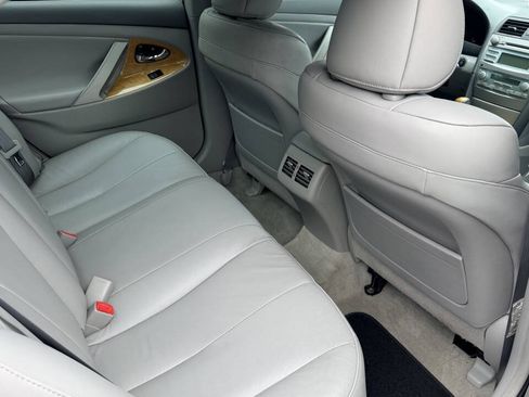 Used 2007 Toyota Camry XLE FWD image 6