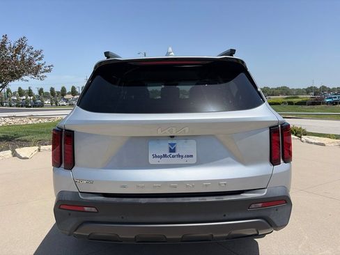 Used 2022 Kia Sorento S AWD/4WD image 13