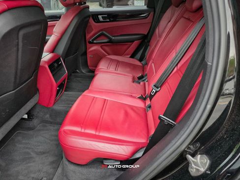 Used 2019 Porsche Cayenne AWD/4WD image 21