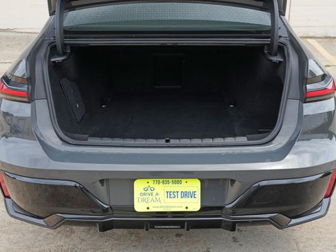 Used 2024 BMW i7 eDrive50 w/ M Sport Package RWD image 10