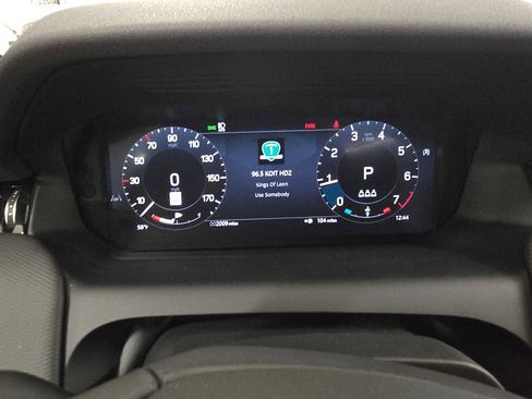 Certified 2025 Land Rover Discovery Sport Dynamic SE image 24