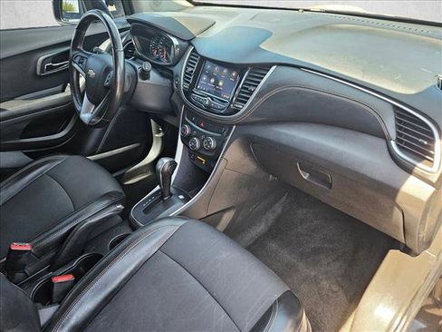 Used 2021 Chevrolet Trax LT w/ Midnight Edition FWD image 20