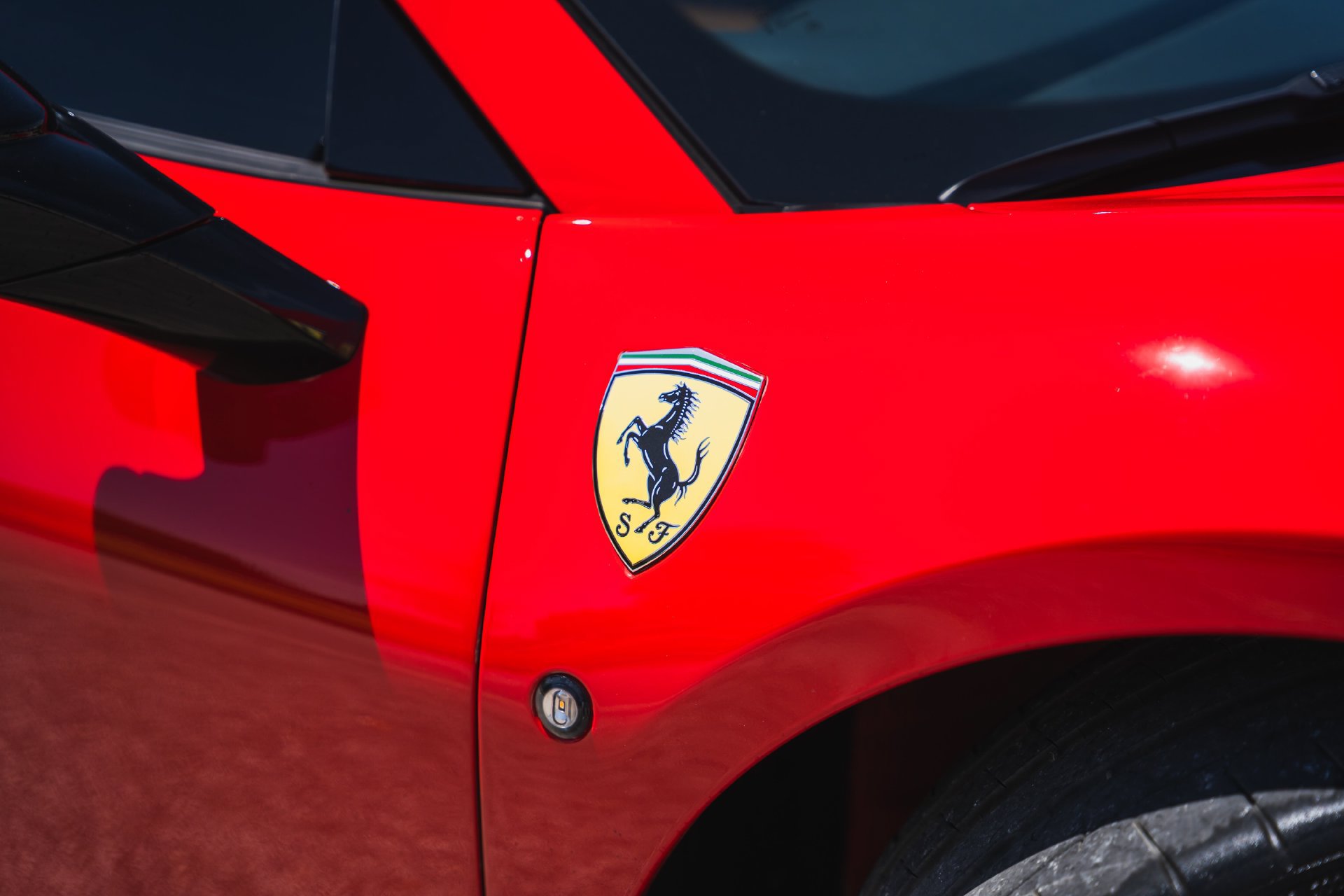 Used 2021 Ferrari F8 Tributo RWD image 35