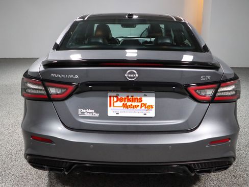 Used 2023 Nissan Maxima SR w/ Sport Mat Group FWD image 8