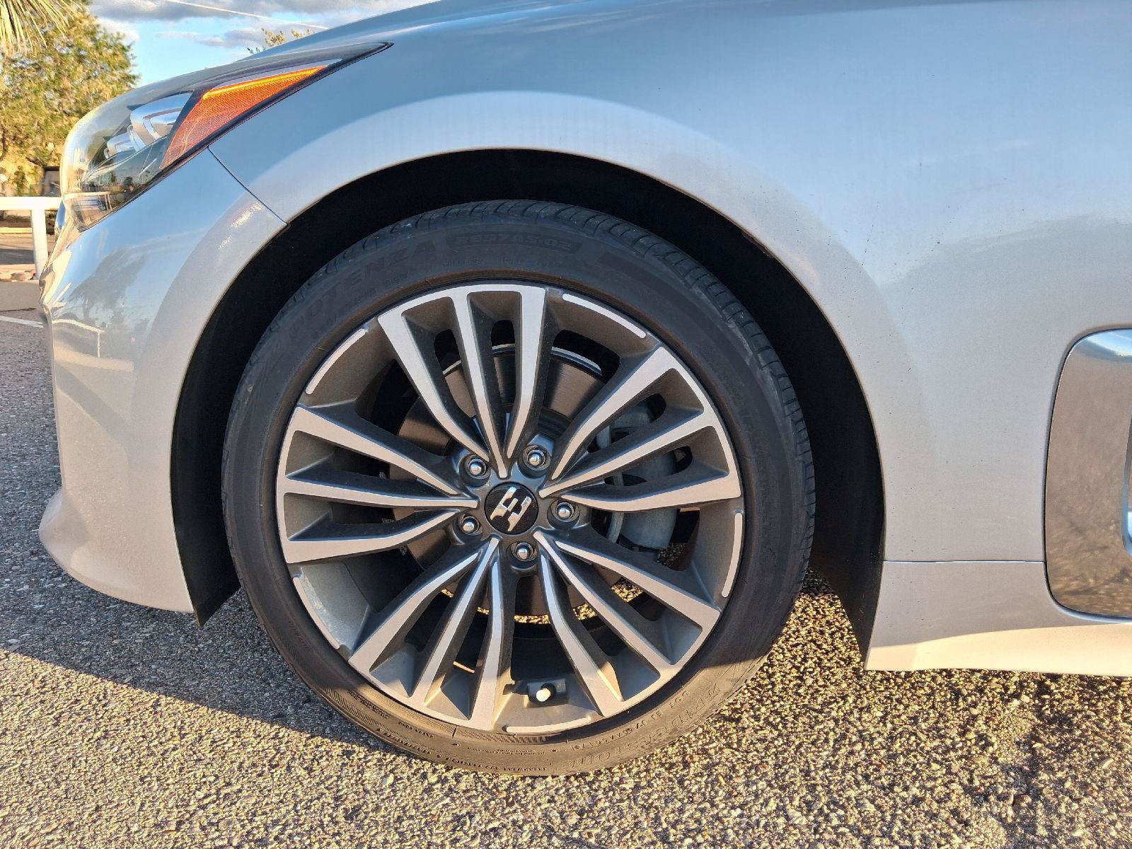 Used 2018 Kia Stinger Premium RWD image 39