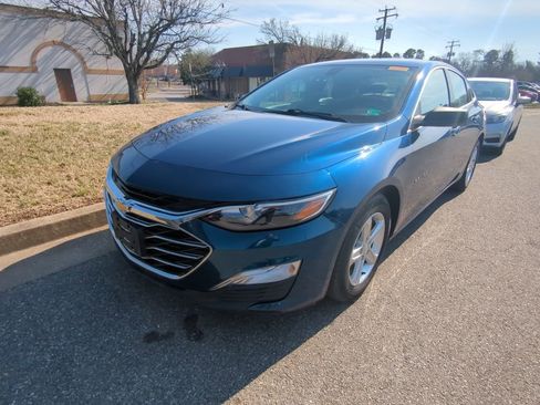 Used 2019 Chevrolet Malibu LS w/ LPO, Convenience Package 1 image 1