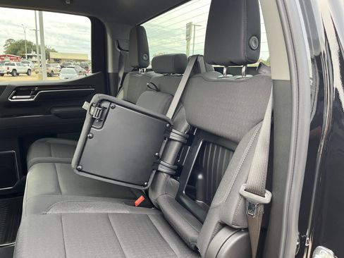 New 2026 GMC Sierra 1500 Elevation image 13