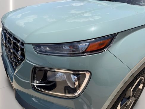 Used 2025 Hyundai Venue SEL FWD image 8