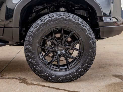 Used 2025 Lexus GX 550 image 12