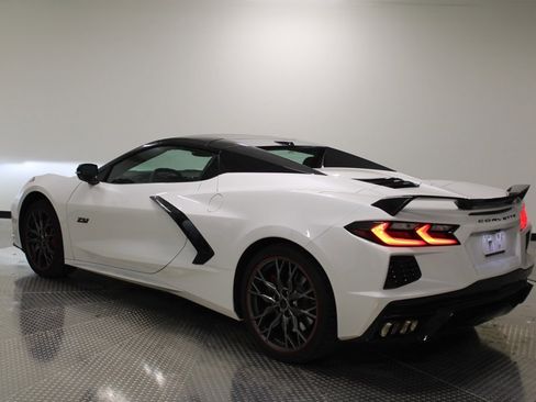 Used 2023 Chevrolet Corvette Stingray w/ Z51 Performance Package image 3