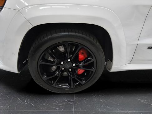 Used 2021 Jeep Grand Cherokee SRT AWD/4WD image 11