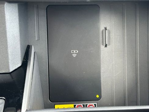 Used 2025 Toyota Sequoia Capstone AWD/4WD image 41