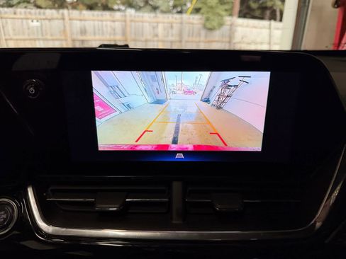 Used 2024 Chevrolet Trax RS w/ Sunroof Package image 22