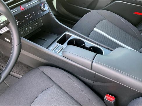 Used 2024 Hyundai Sonata SEL w/ Convenience Package image 17