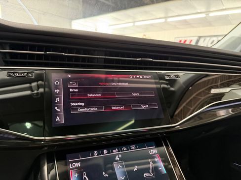 Used 2020 Audi Q7 3.0T Premium Plus AWD/4WD image 25