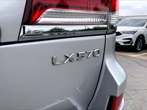 Used 2014 Lexus LX 570 4WD image 10