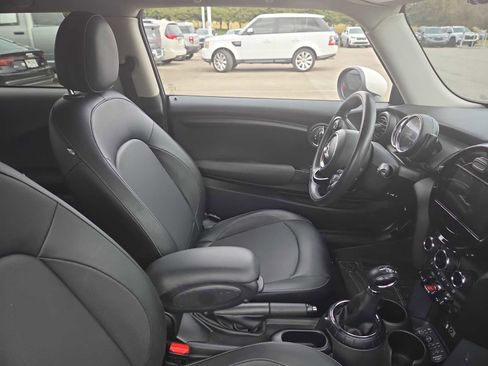 Used 2015 MINI Cooper 2-Door Hardtop image 4
