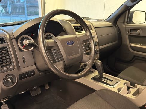 Used 2009 Ford Escape XLT image 16