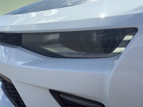 Used 2018 Chevrolet Camaro SS RWD image 11
