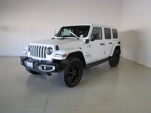 Used 2022 Jeep Wrangler Unlimited Sahara w/ Cold Weather Group AWD/4WD image 1
