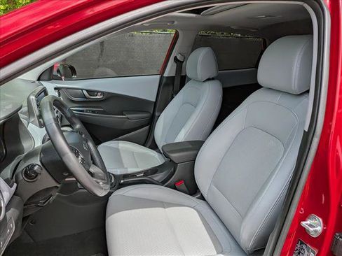 Certified 2021 Hyundai Kona Limited w/ Cargo Package AWD/4WD image 24