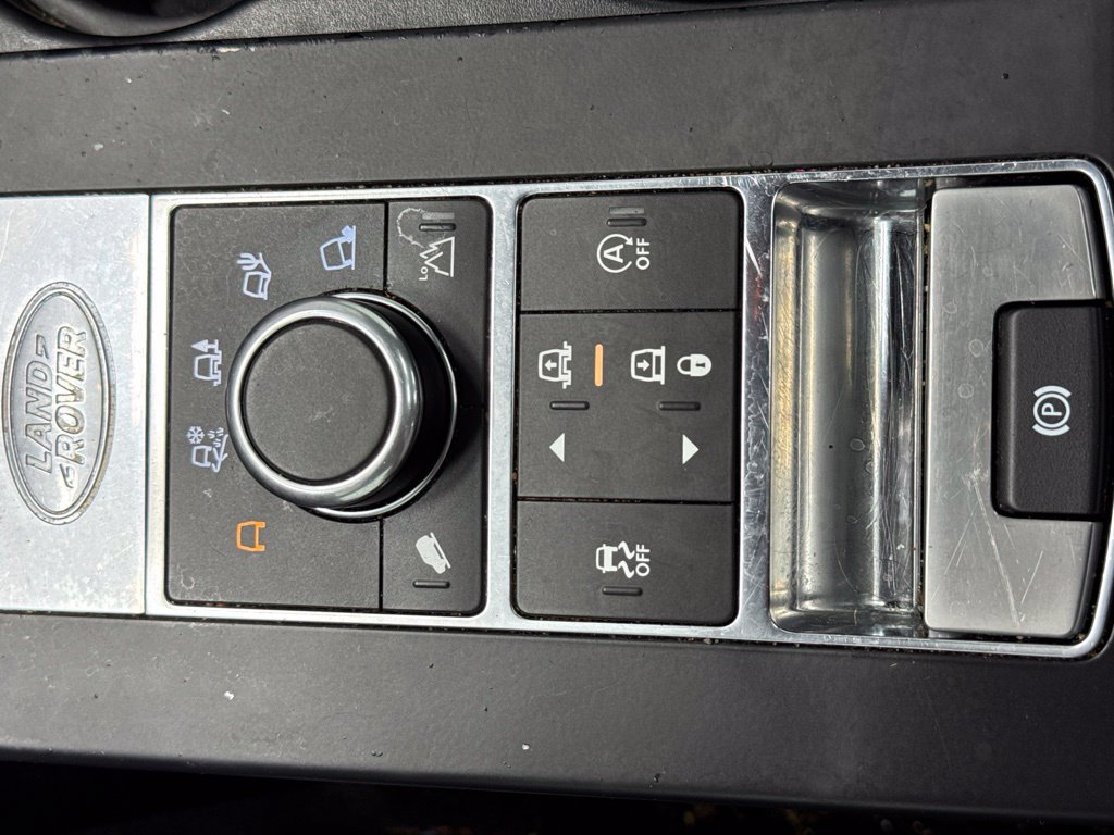 Used 2019 Land Rover Discovery SE AWD/4WD image 18