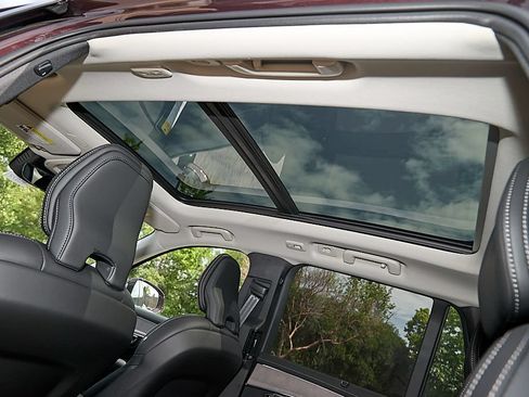 New 2026 Volvo XC90 T8 Ultra w/ Protection Package Premier AWD/4WD image 24
