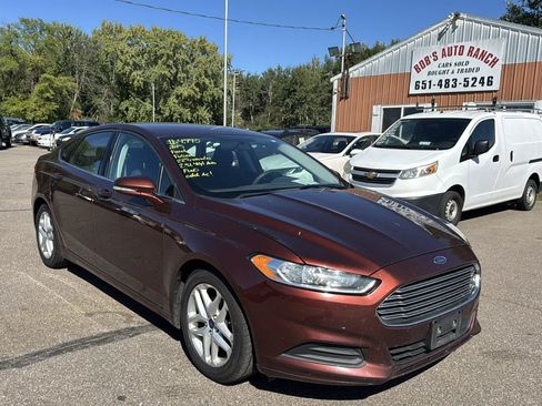 Used 2015 Ford Fusion SE FWD image 3