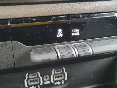 Used 2022 RAM 1500 Big Horn AWD/4WD image 35