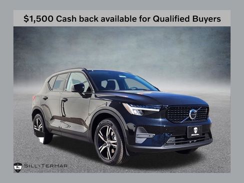 New 2026 Volvo XC40 B5 Core w/ Climate Package AWD/4WD image 1