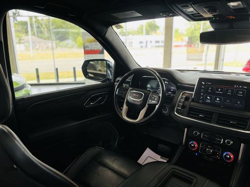 Used 2023 GMC Yukon XL SLT AWD/4WD image 49