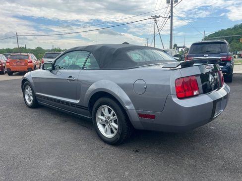 Used 2006 Ford Mustang Convertible RWD image 10