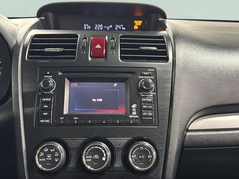 Used 2014 Subaru Crosstrek 2.0i Limited w/ Popular Package #2 image 33