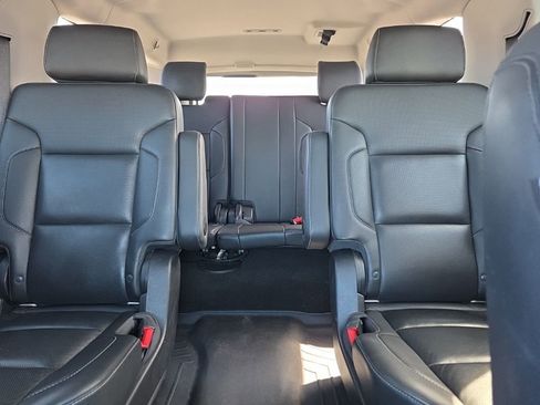 Used 2018 Chevrolet Suburban Premier AWD/4WD image 19