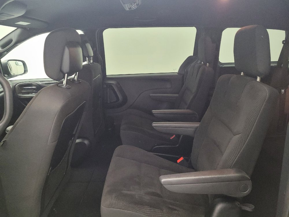 Used 2018 Dodge Grand Caravan SE FWD image 18