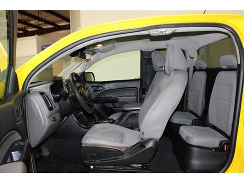 Used 2020 GMC Canyon W/T w/ Convenience Package image 12