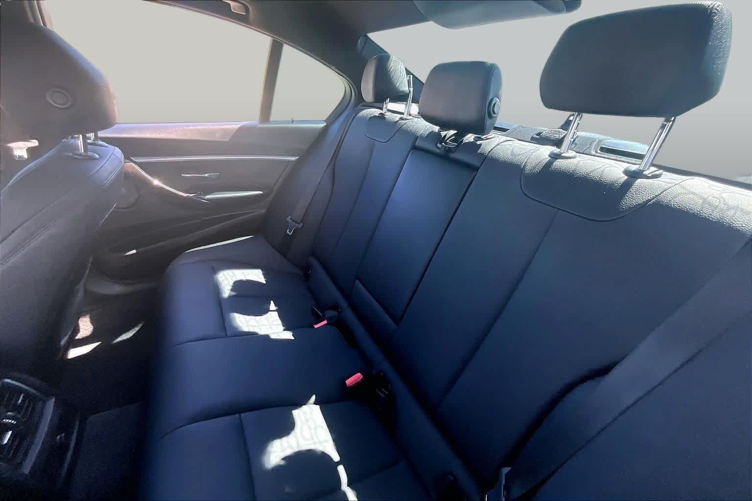 Used 2018 BMW 330i Sedan RWD image 19