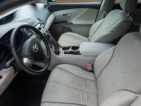 Used 2009 Toyota Venza FWD image 9