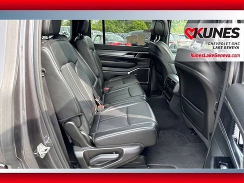 Used 2024 Jeep Wagoneer Series II AWD/4WD image 17