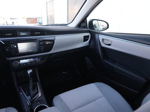 Used 2015 Toyota Corolla LE image 24