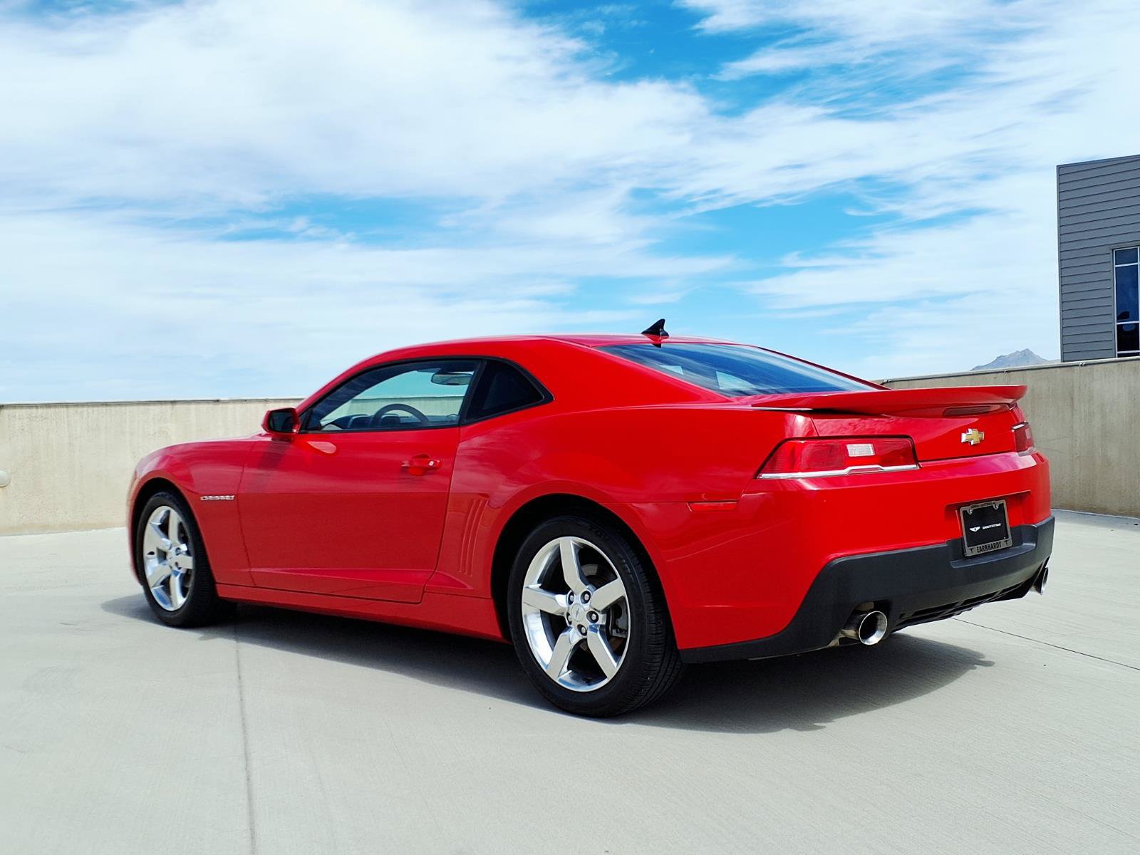 Used 2015 Chevrolet Camaro LT w/ 1LT Preferred Package RWD image 3