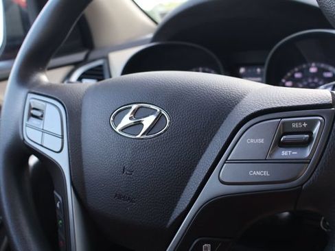 Used 2018 Hyundai Santa Fe SE AWD/4WD image 13