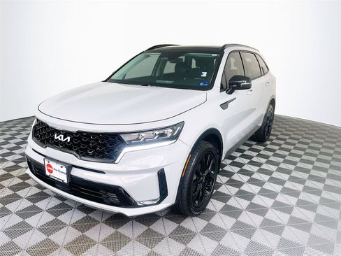 Used 2023 Kia Sorento SX AWD/4WD image 3