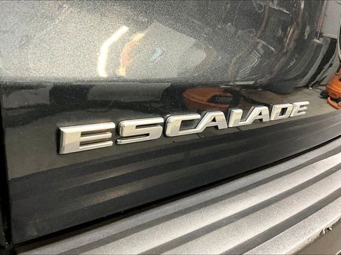 Used 2019 Cadillac Escalade Premium Luxury image 24