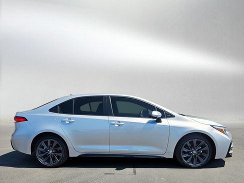 Used 2024 Toyota Corolla SE FWD image 6
