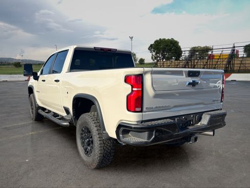 Used 2026 Chevrolet Silverado 2500 ZR2 AWD/4WD image 4