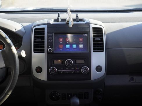 Certified 2020 Nissan Frontier SV w/ Midnight Edition Floor Mats image 21