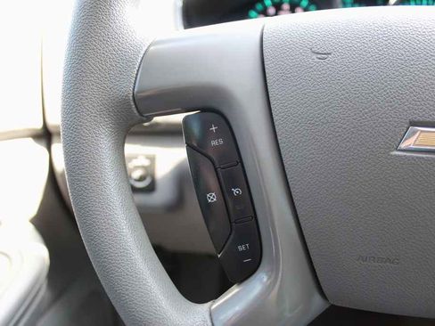 Used 2017 Chevrolet Traverse LS FWD image 16